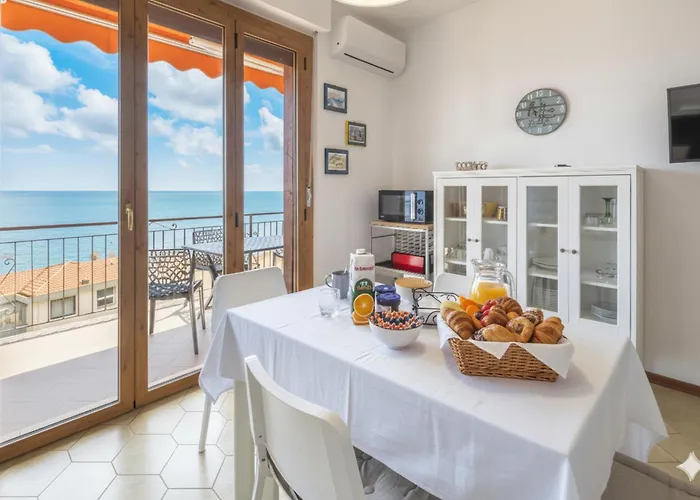 Apartment Bouganville Costarainera